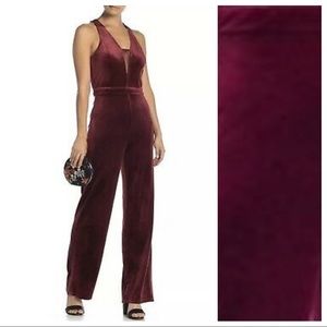 NWT. Romeo & Juliet Couture Red Jumpsuit Size M.